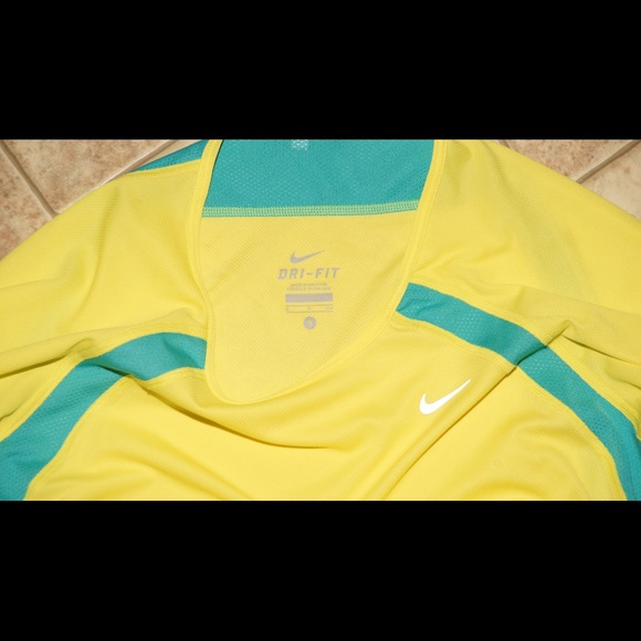 Nike Dri-fit yellow and blue long sleeve top - Picture 2 of 3